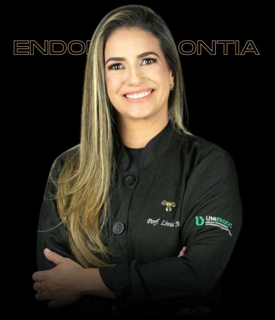 professora endodontia livia neri